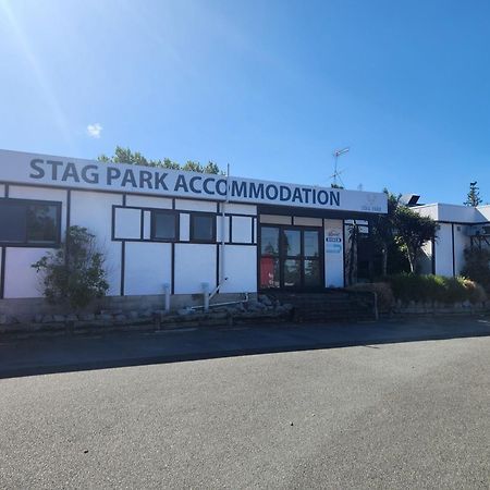 Stag Park Accommodation Taupomeer Buitenkant foto