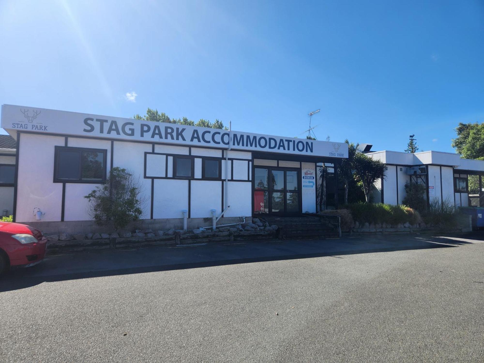 Stag Park Accommodation Taupomeer Buitenkant foto
